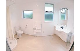 1-bedroom unit bathroom