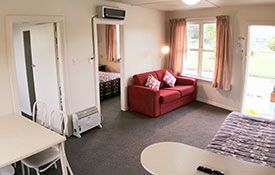 2-bedroom unit lounge