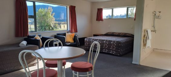 Executive Studio - Fantail