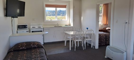 2 Bedroom Unit - Weka