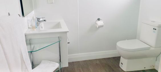 2 Bedroom Unit - Weka - bathroom