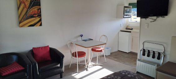 Queen Studio - Bellbird - living area