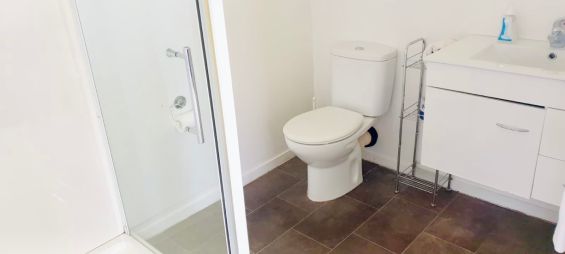 Queen Plus Studio - Kea - bathroom